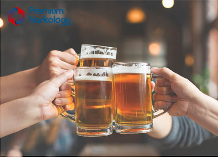 Признаки начальной стадии алкоголизма Группа людей с пивом в руках